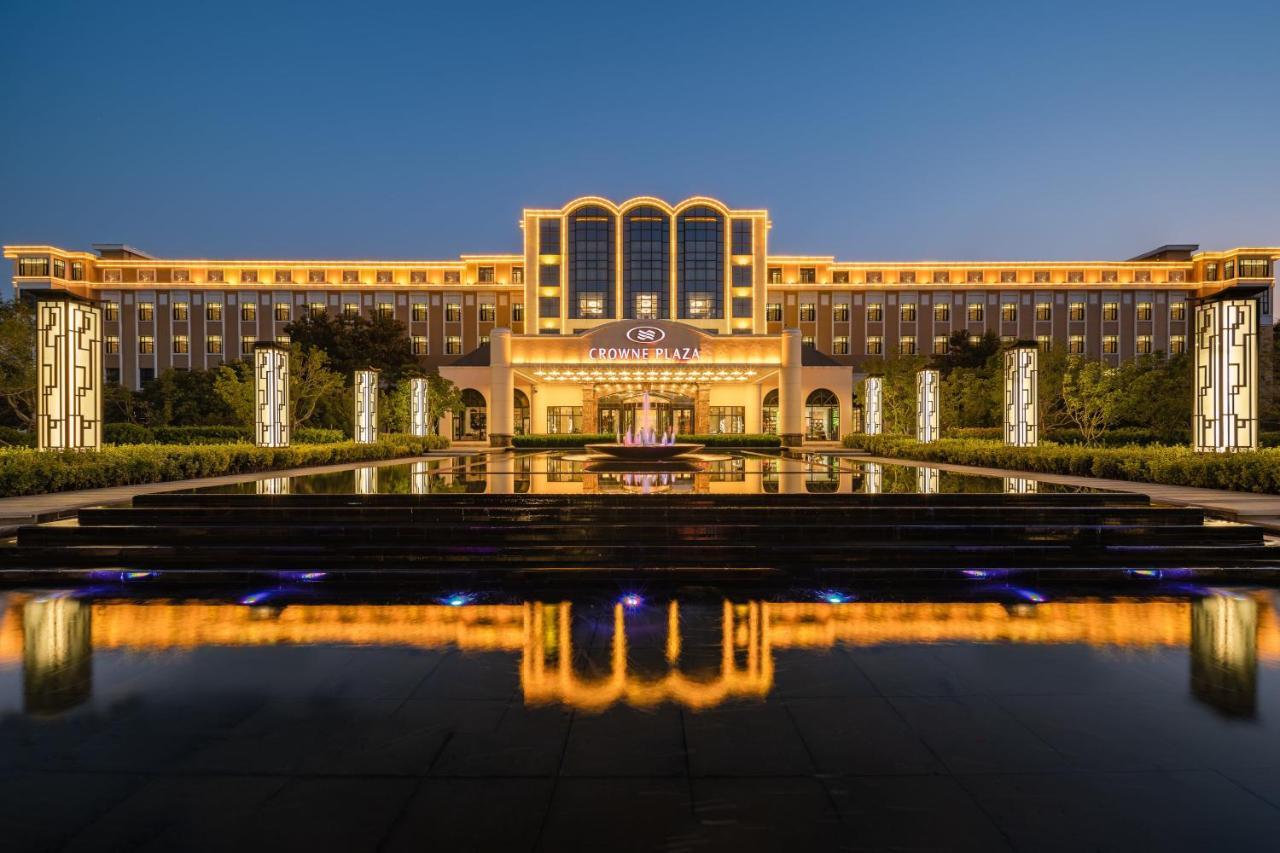 Отель Crowne Plaza Zhengzhou By Ihg Экстерьер фото