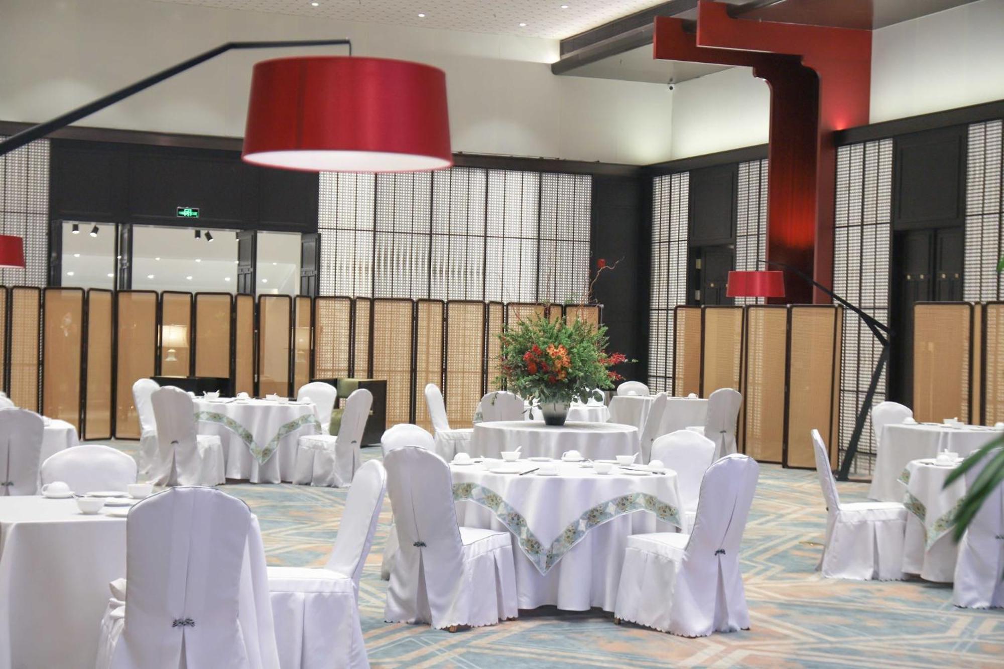 Отель Crowne Plaza Zhengzhou By Ihg Экстерьер фото