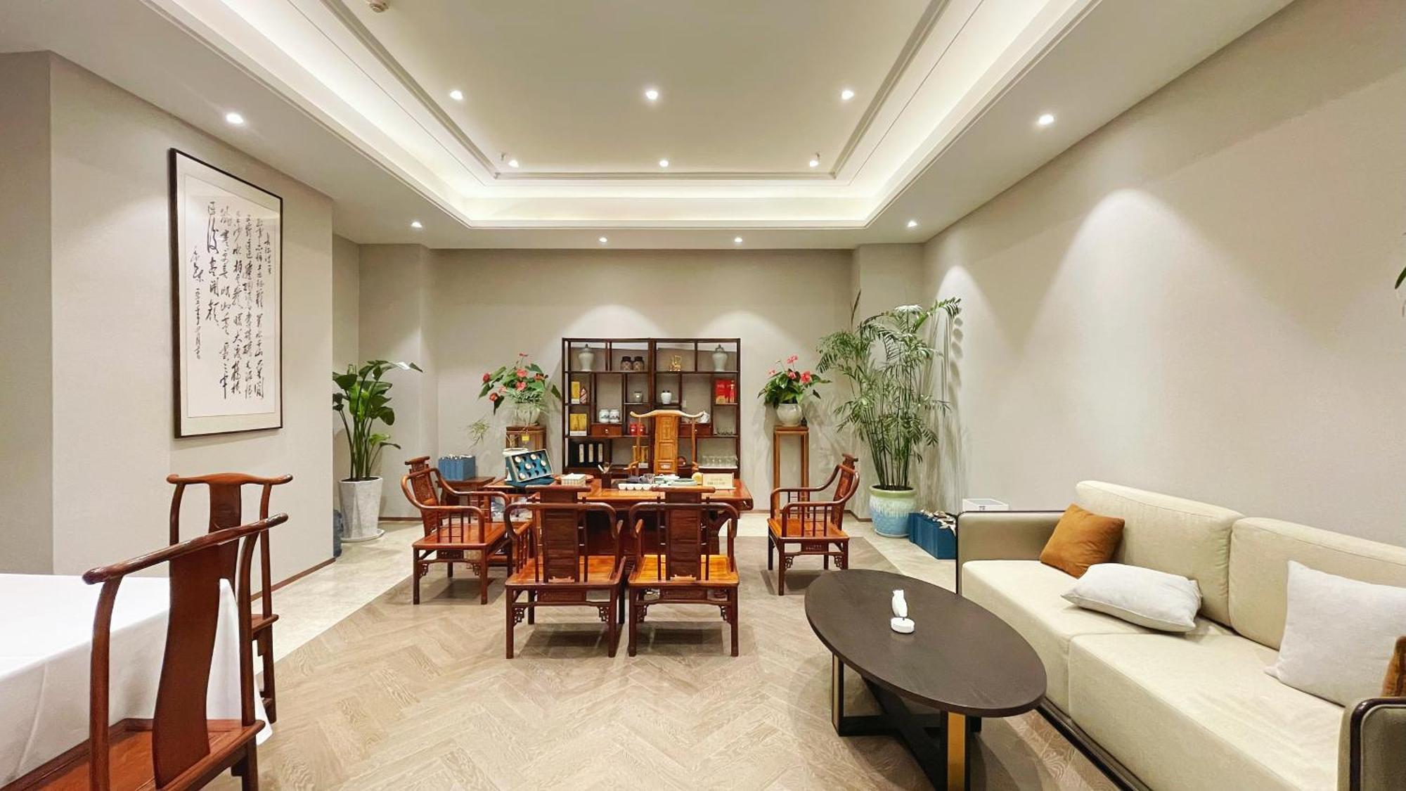Отель Crowne Plaza Zhengzhou By Ihg Экстерьер фото